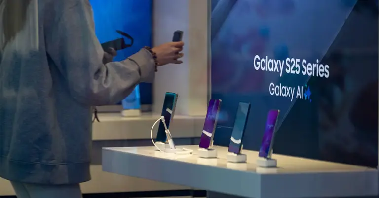 স্যামস্যাংয়ের ফ্ল্যাগশিপ স্টোরে গ্যালাক্সি এস ২৫ আলট্রা